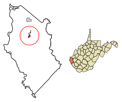 Location of Wayne in Wayne County, West Virginia.
