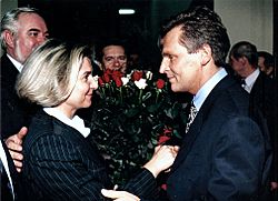 Z Aleksandrem Kwaśniewskim- gratulacje 1995 po wyborach prezydenckich