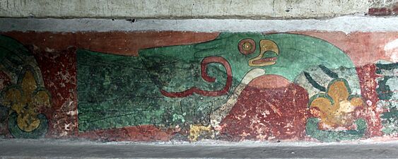 2013-12-23 Procesión de aves verdes, Templo de los Caracoles Emplumados, Teotihuacan 01 anagoria