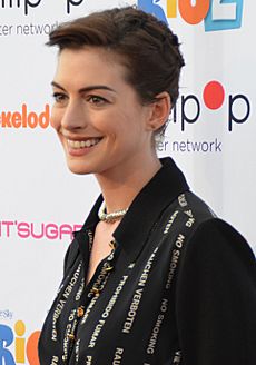 Anne Hathaway 2014 (cropped)