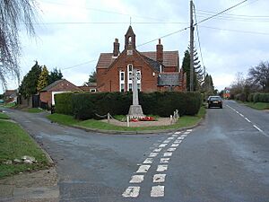 Belstead War Memorial - geograph.org.uk - 303105.jpg