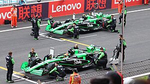 Bottas & Zhou on the grid - Sprint race, Chinese GP 2024