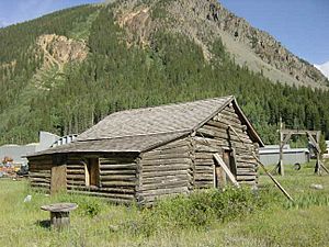 An old cabin at Howardsville