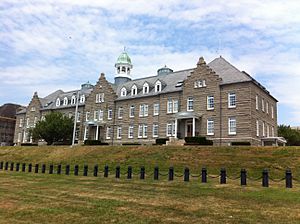 Luce Hall (Naval War College) 001