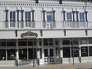 Mercantile Garden, Sonora, TX IMG 1365
