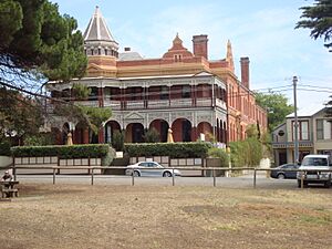 Miettas at Queenscliff - panoramio
