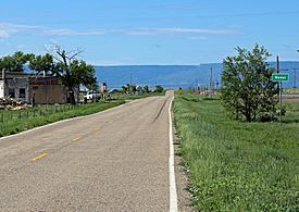 Looking south along U.S. Route 350 in Model