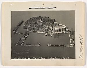 New York - Bannerman's Island Arsenal - NARA - 68145011