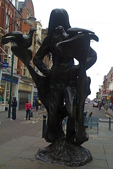 Newport-Statue of W.H.Davies