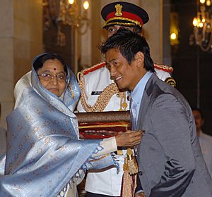 The President, Smt. Pratibha Devisingh Patil presenting the Padma Shri Award to Shri Bhaichung Bhutia at Civil Investiture-II Ceremony, at Rashtrapati Bhavan, in New Delhi on May 10, 2008