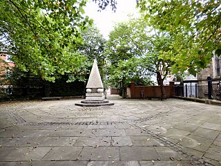 The Pyramid, St John's Square - geograph.org.uk - 5667824