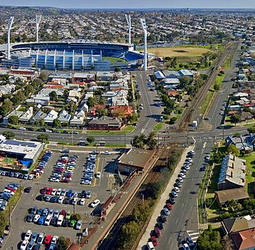 Aerial perspective of Kardinia Park Stadium with South Geelong station.jpg