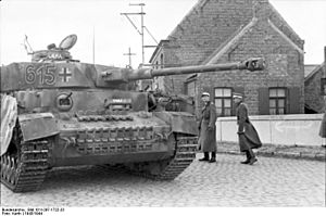 Bundesarchiv Bild 101I-297-1722-23, Im Westen, Panzer IV