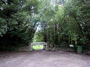 Gateway at Knockageehan - geograph.org.uk - 984305