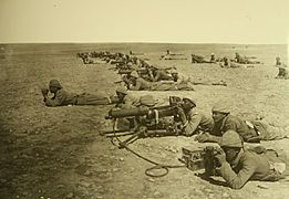  Ottoman soldiers with machine gun