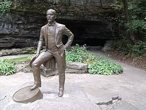 Jack Daniel statue