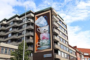 LeonKeer-mural-helsingborg-streetart-teacups