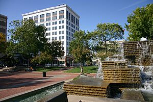 ParkCentralSquarefountainbyCVBCS