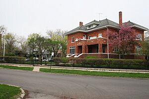 Ravenswood Manor Historic District 1