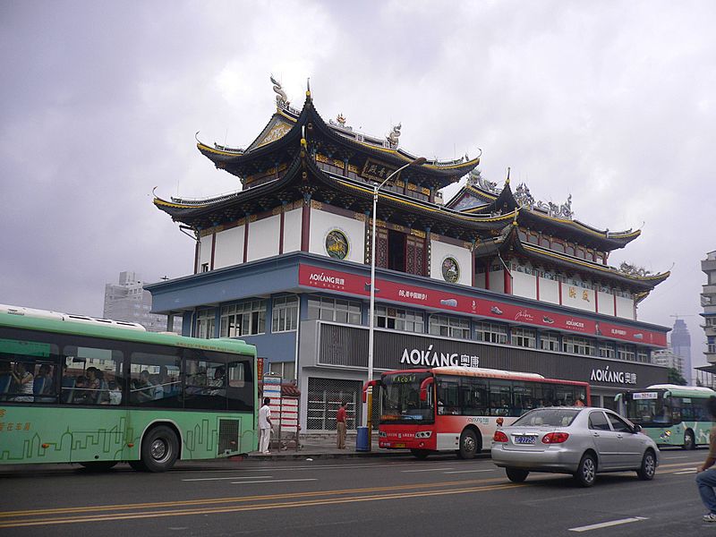 Image Temple on the rooftop of a commercial building in Lucheng
