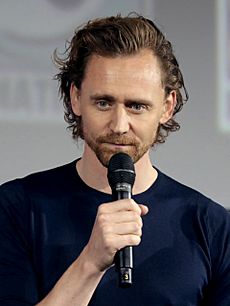 Tom Hiddleston (48468962561) (cropped)