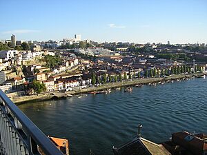 Vila Nova de Gaia from Porto (6847153331)