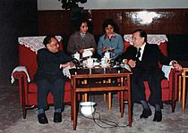 1981. Abril, 6. Reunión con el Primer Ministro Den Xiao Ping, en Beijing, China, como Presidente de la Unión Interparlamentaria Mundial