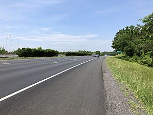 2019-05-19 12 01 15 View west along Interstate 70 and U.S. Route 40 (Baltimore National Pike) between Exit 62 and Exit 59 in New Market, Frederick County, Maryland