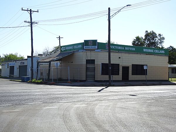AU-NSW-Bourke-hotel Bourke Cellars-2021