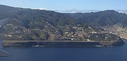Airport Approach Madeira 2015.jpg