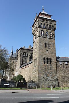Castell Caerdydd Cardiff Castle from the West side 27