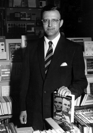 Harry V. Jaffa in bookstore.png