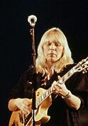 Joni Mitchell performing