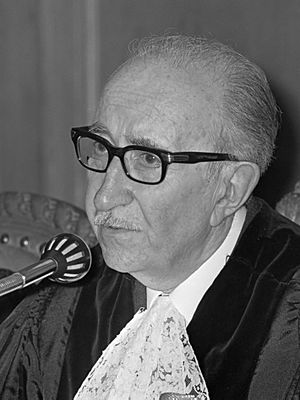 José Luis Bustamante y Rivero (1968).jpg