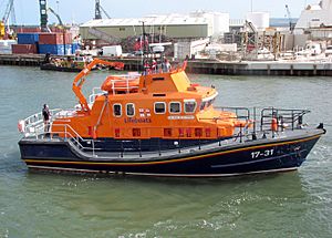 Lifeboat.17-31.underway.arp