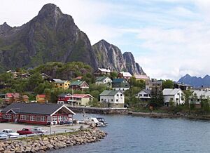 Lofoten Svolvear Fährhafen Ausfahrt