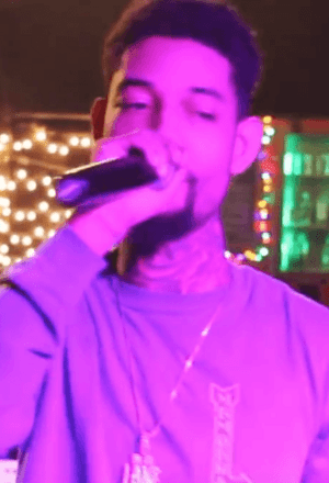 PnB Rock performing in 2016.png