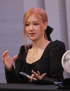 Rosé at a fan signing event on September 25, 2022 (cropped)