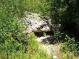 Skull Cave (Mackinac Island).jpg
