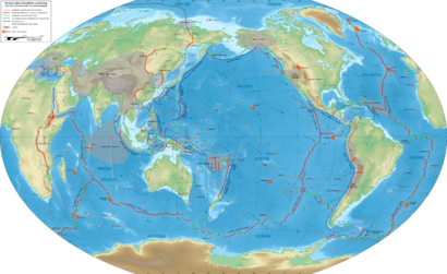 Tectonic plates boundaries physical World map Wt 180degE centered-en