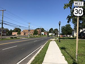 2018-10-01 10 16 55 View west along U.S. Route 30 (White Horse Pike) just west of Camden County Route 678 (Somerdale Road) in Somerdale, Camden County, New Jersey