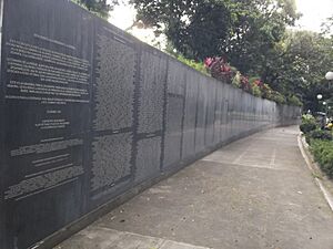 32-0032 Monumento a la Memoria y la Verdad