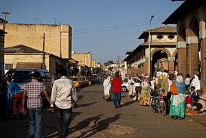 Asmara Market (2013)