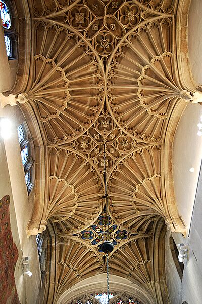 Cirencester Church (St. John the Baptist) (29380064254)