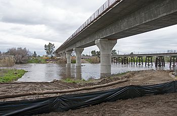 Fresno River Viaduct construction 2017.jpg
