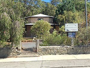 Garden and eastern fence of Octoganal Hall Glen Forrest