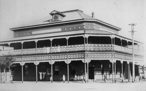 Grand Hotel in Childers ca. 1910f