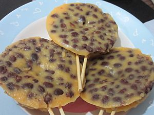 HK food 缽仔糕 Put chai ko 紅豆砵仔糕 Steamed Red Bean Rice Pudding cakes May 2017 IX1 05