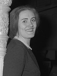 Joan Sutherland Facts for Kids