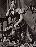 Lady Laurier photo by William James Topley (cropped)